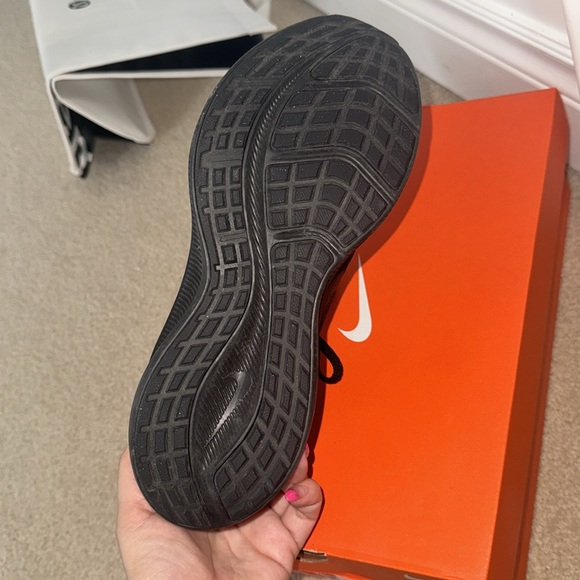 Woman Nike shoes - Picture 4 of 6